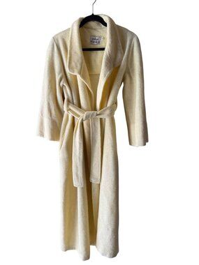David Brown Bullocks Wilshire Womens Long-sleeved Robe Size Yellow Fuzzy Vintage